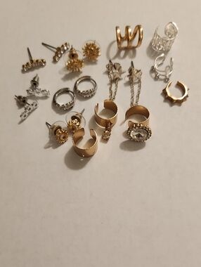 Gold and Silver Mixed Metal Women’s Earrings And Cuffs